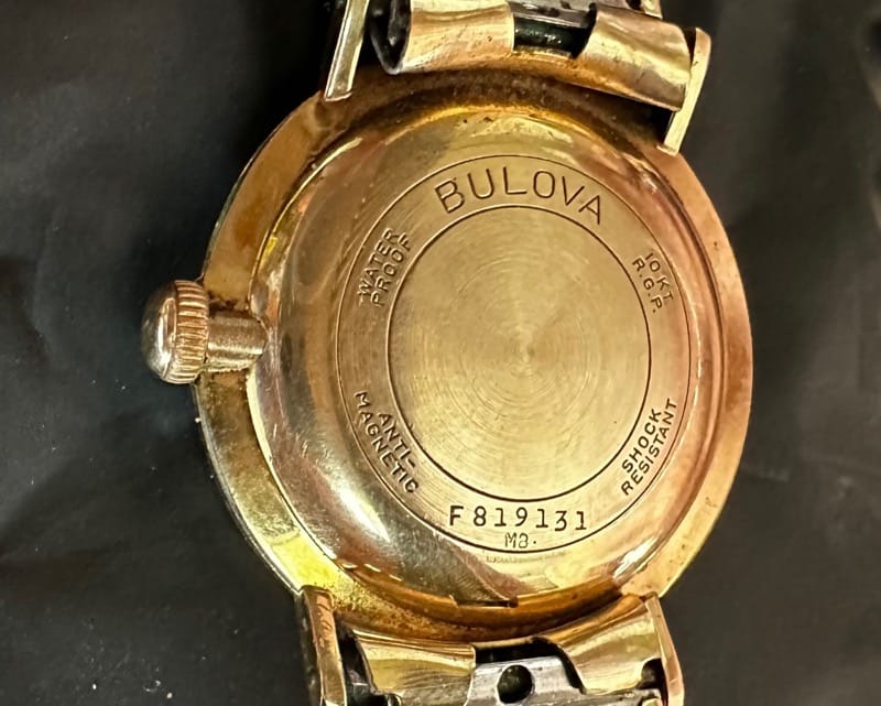 Back of watch F819131