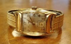 1952 Bulova Trident watch