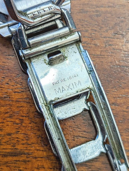 1933 Bulova Bernard 10-12-22 Maxim bracelet.