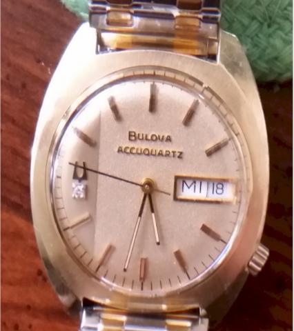 Bulova Accuquartz-1976-face