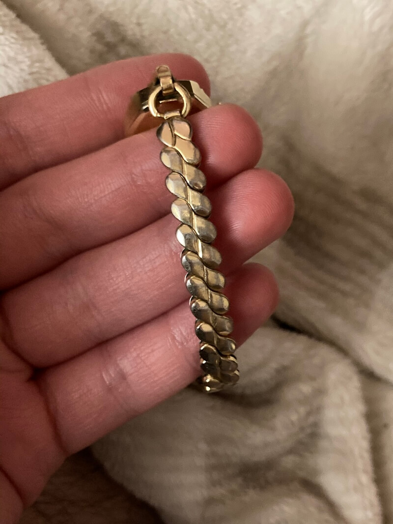 strap/bracelet of the watch